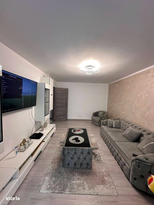 De vanzare apartament cu 3 camere si balcon, etajul 2, renovat, 70mp