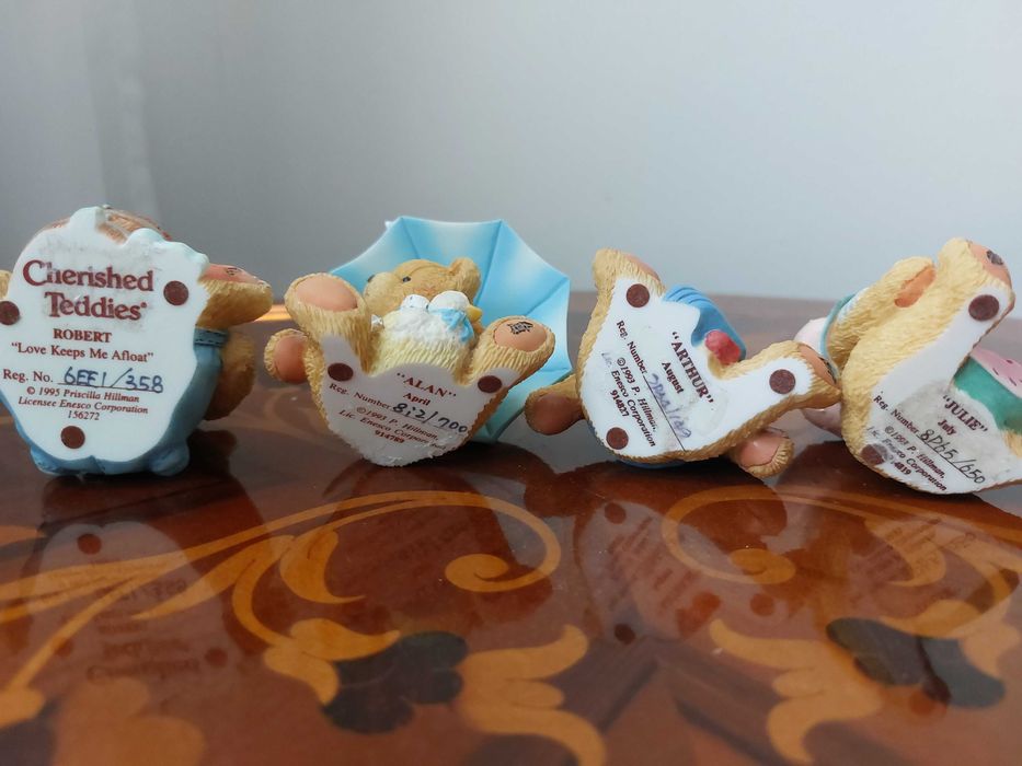 4 ursuleti colectibili Cherisshed Teddies Priscilla Hillman