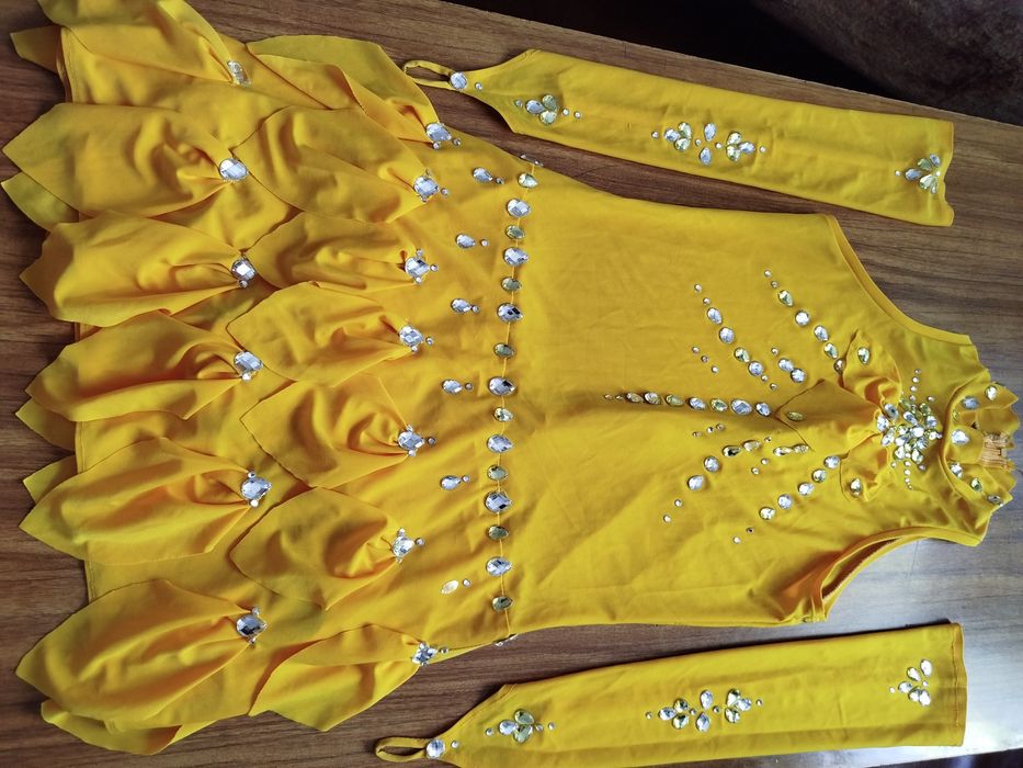 Платье для танцев.