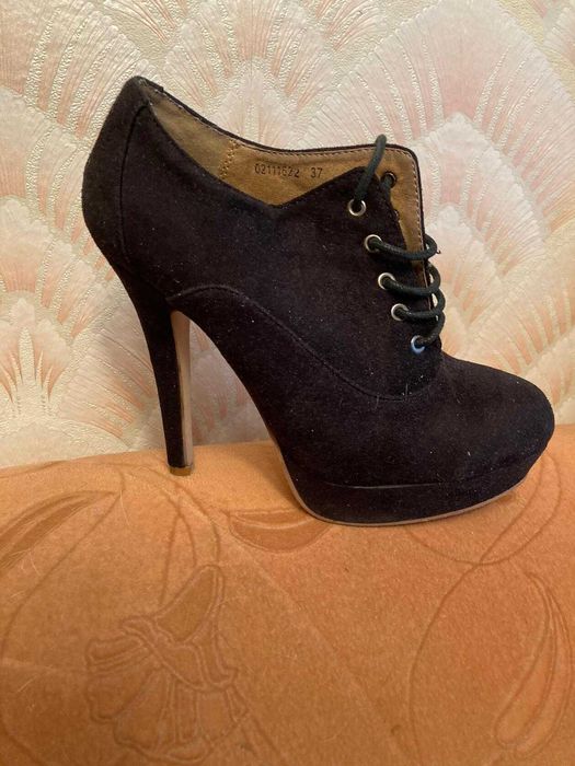 Продаю сапоги женские осенние