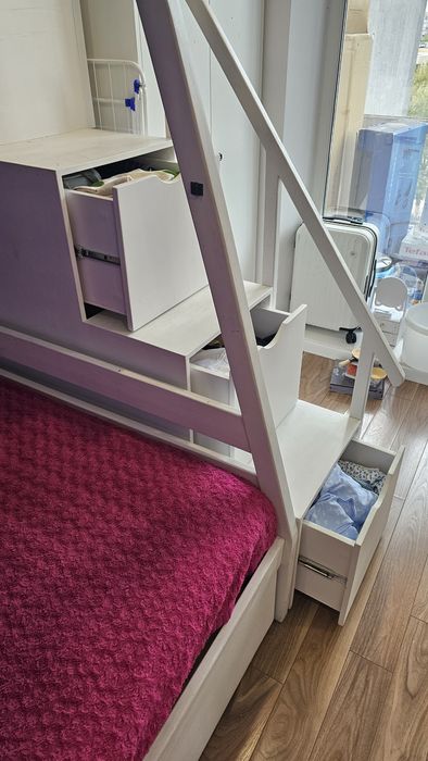 Детская двухэтажная кровать