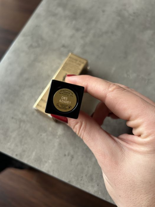 YSL червило, Giorgio Armani гланц, La Roche фондьотен, Medicube серум