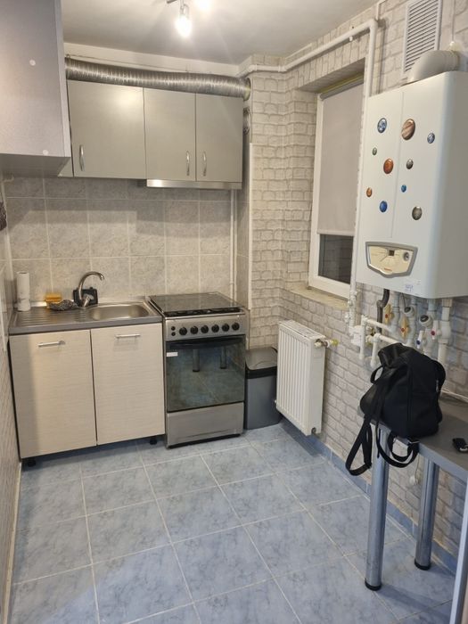 Închiriez garsoniera