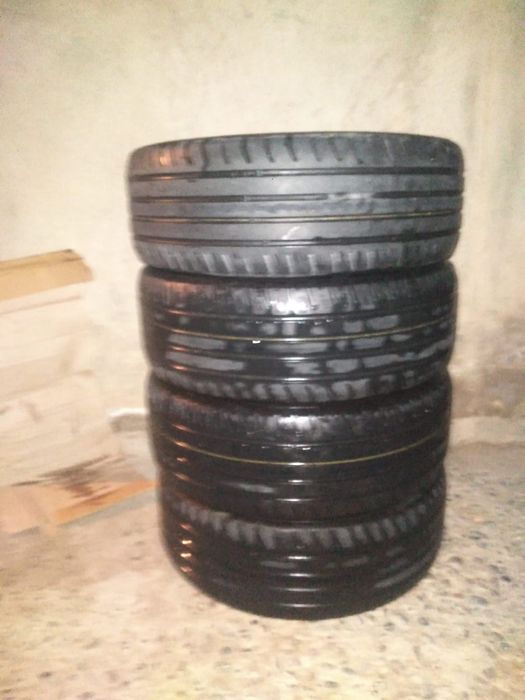 Авто шины 215,60 16