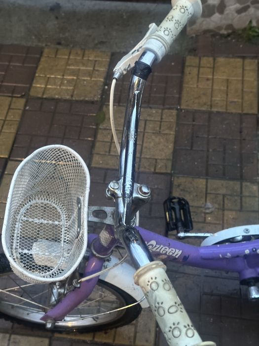 Bicicleta fetite cu roti ajutatoare