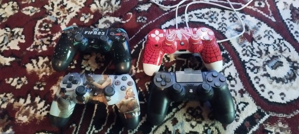 PlayStation 4  sotiladi