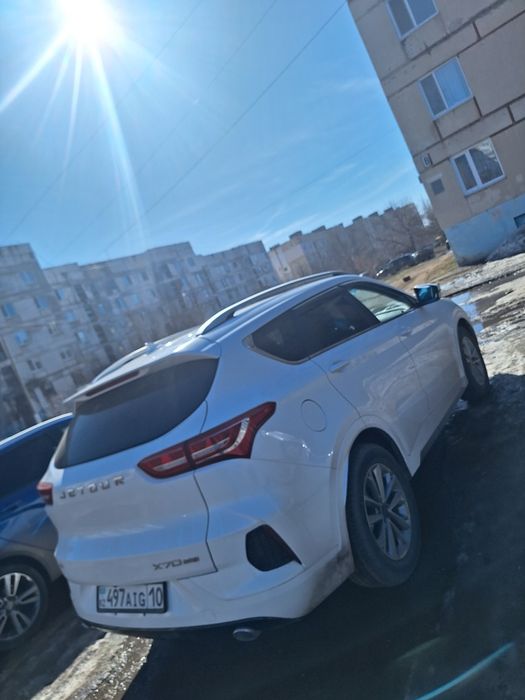 Jetour x 70  2023