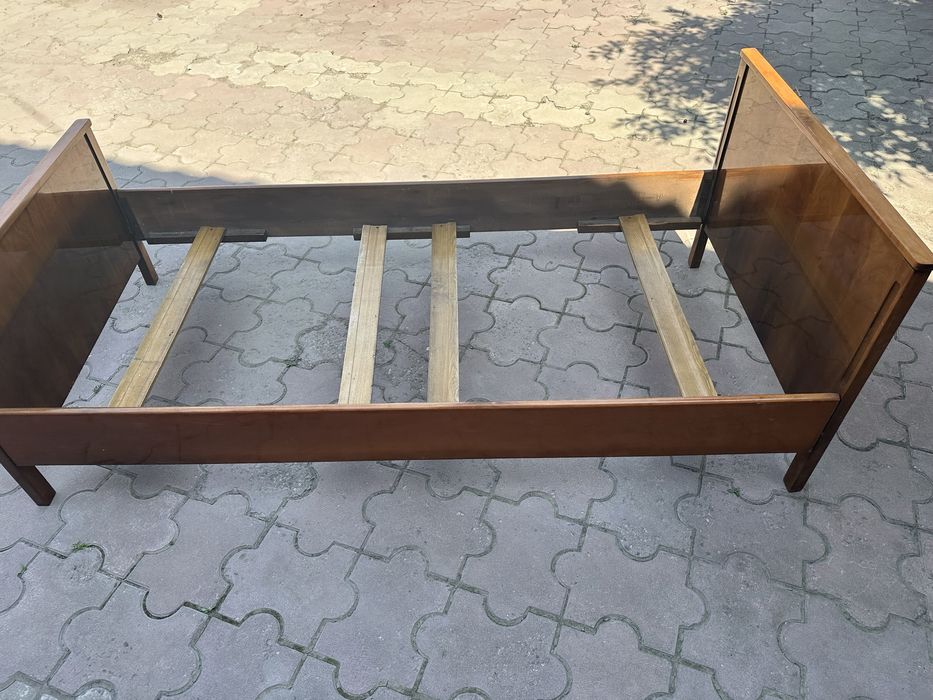 Продам кровать из настоящего дерева