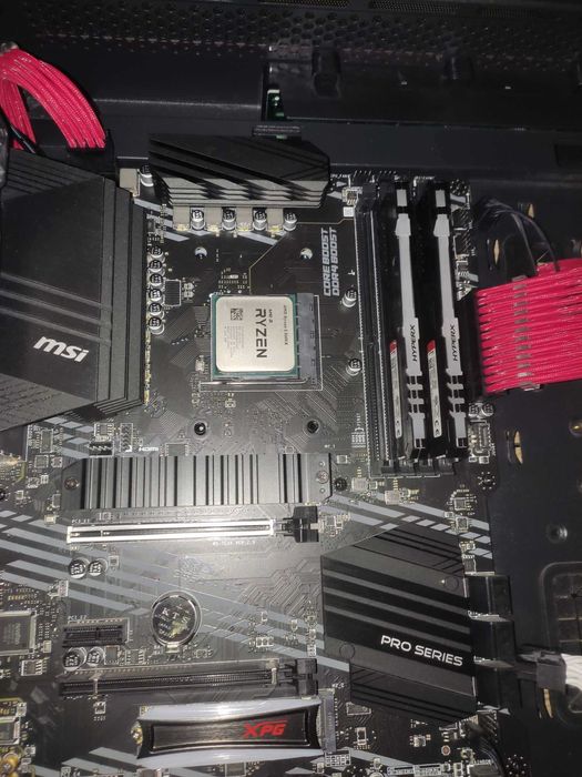 Компютър без захранване, ссд и видеокарта. (5600x, B550, 16gb 3200)