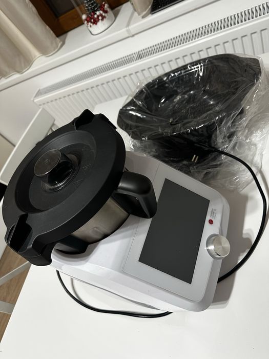 Robot bucatarie Monsieur Cuisine Smart