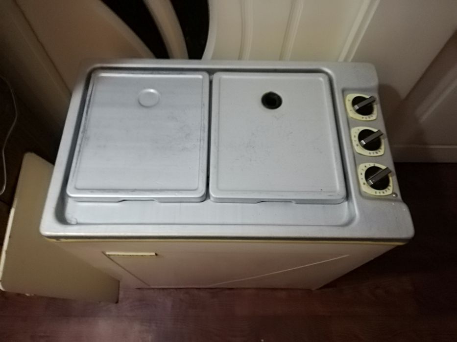 Продаётся стиральная машинка с центрифугой "Чайка"