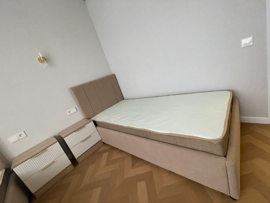 Кровати с тумбой