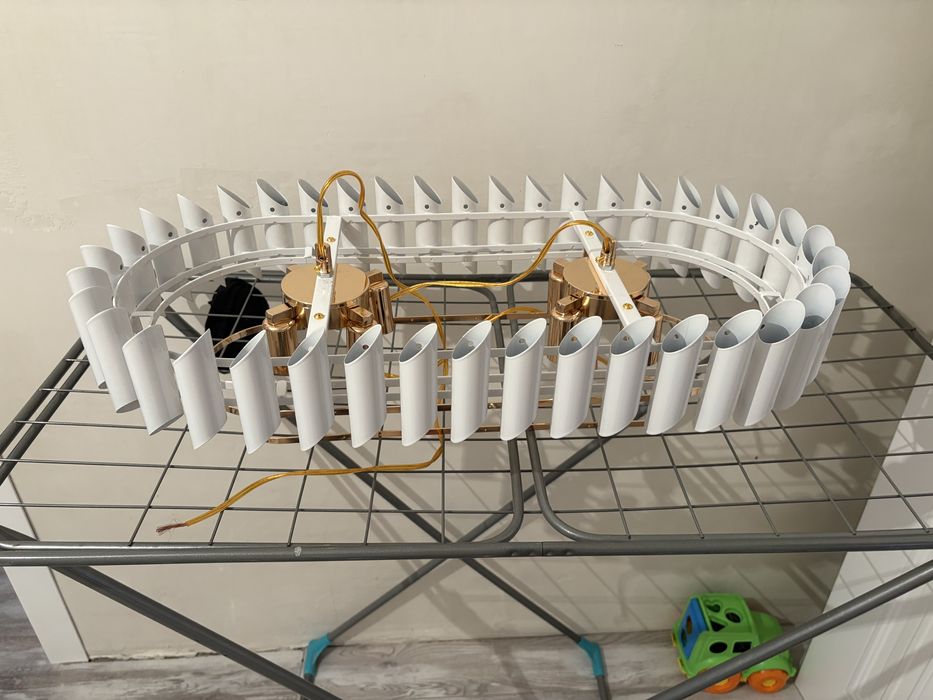 Продам люстру новый