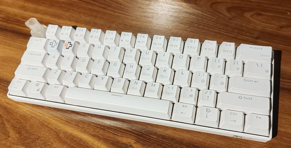 Tastatura mecanica gaming Royal Kludge 61 RGB cu swi