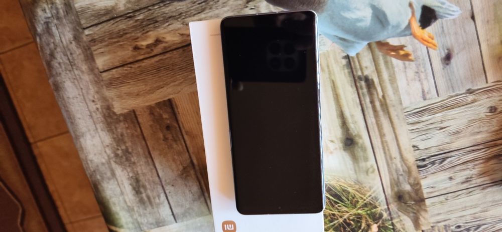 Xiaomi 12        .