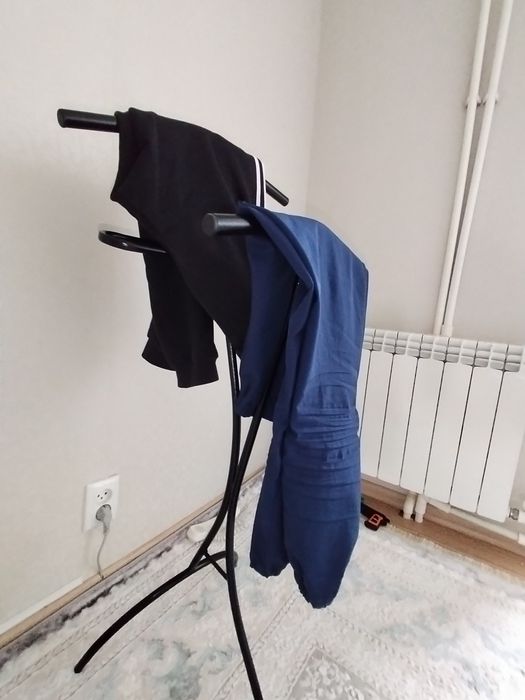 Продам вешалка напольная .