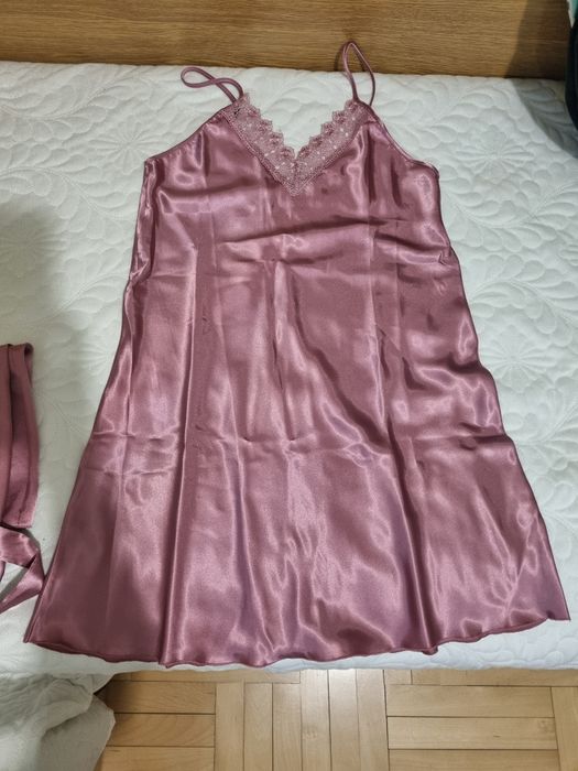 Сатенена нощница с халат