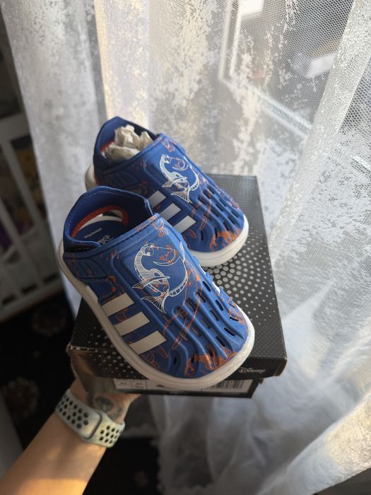 Продам аквашузы Adidas