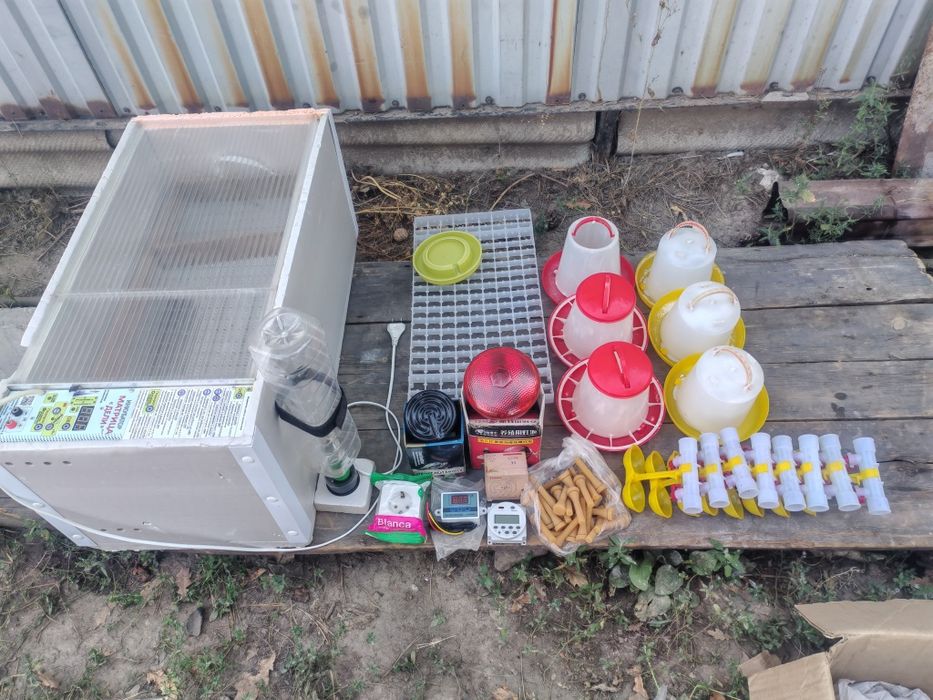 Продам клетку для перепелов, инкубатор,