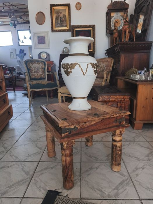 Măsuță mexicană din lemn masiv cu inserați metalice