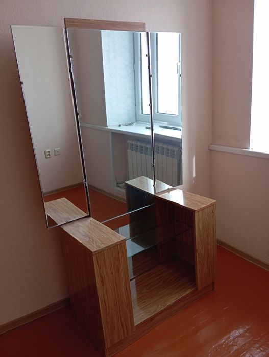 Продам прихожку и трюмо