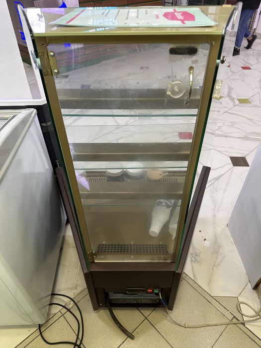 Срочно!продается витрина