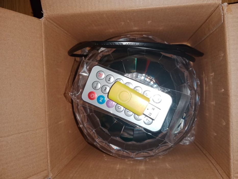 Колонка диско шар 4000 тенге.