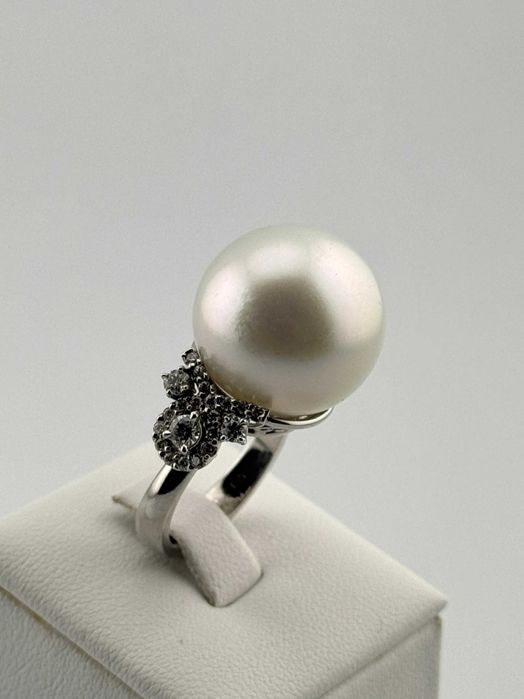 Кольцо с жемчугом и бриллиантами 0,65 ct