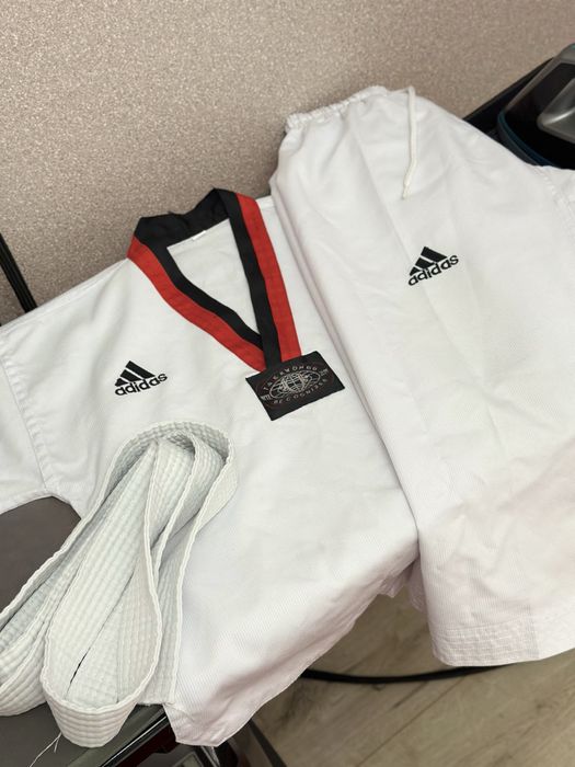 Кимано + шлем + щитки + перчатки для карате/ таэквандо