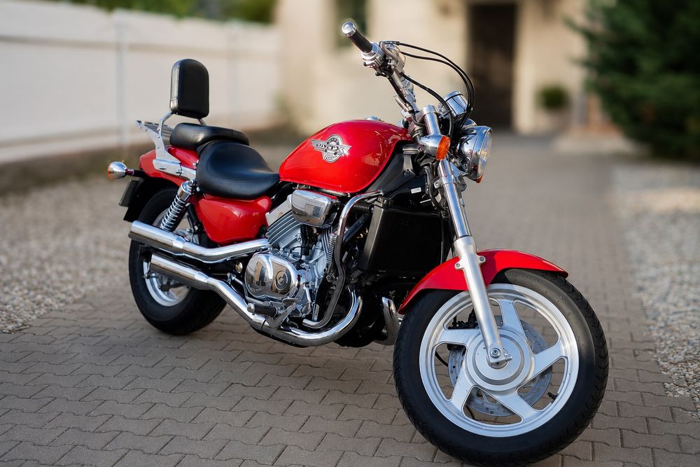 Honda Magna VF750C - 1995