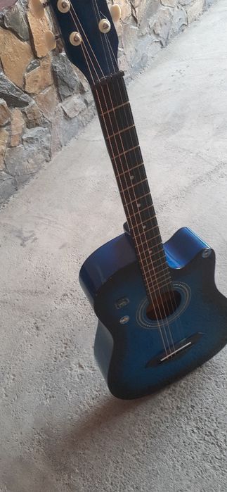Gitara Akustik sotiladi
