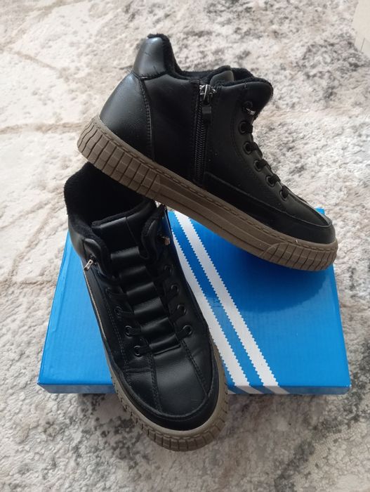 Срочно продам осенние полуботинки