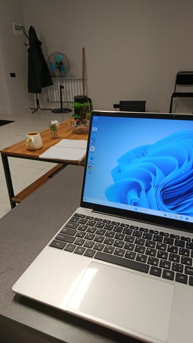 Продам ноутбук Hydra.