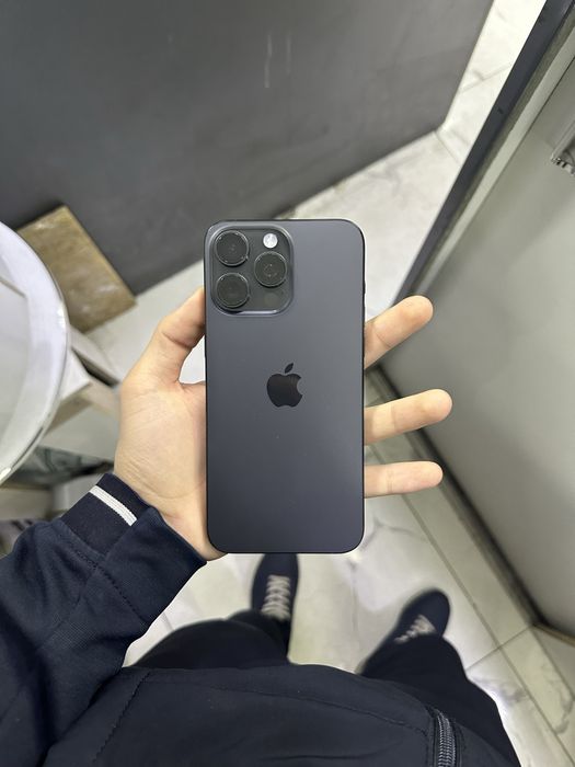 Iphone 15 max black