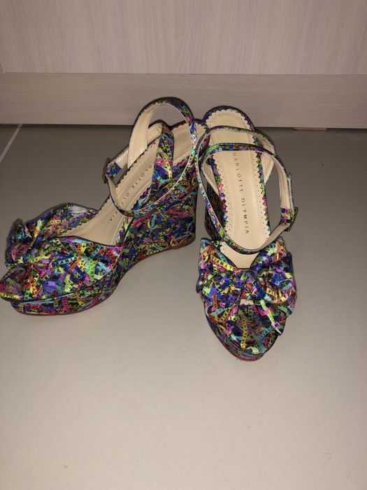 Босоножки, танкетки