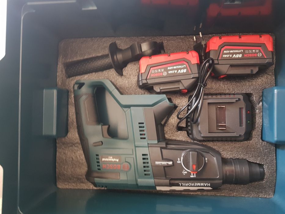 Bosch box ichida 4ta asbob,2ta akkumlyator,1 zaryadlagich