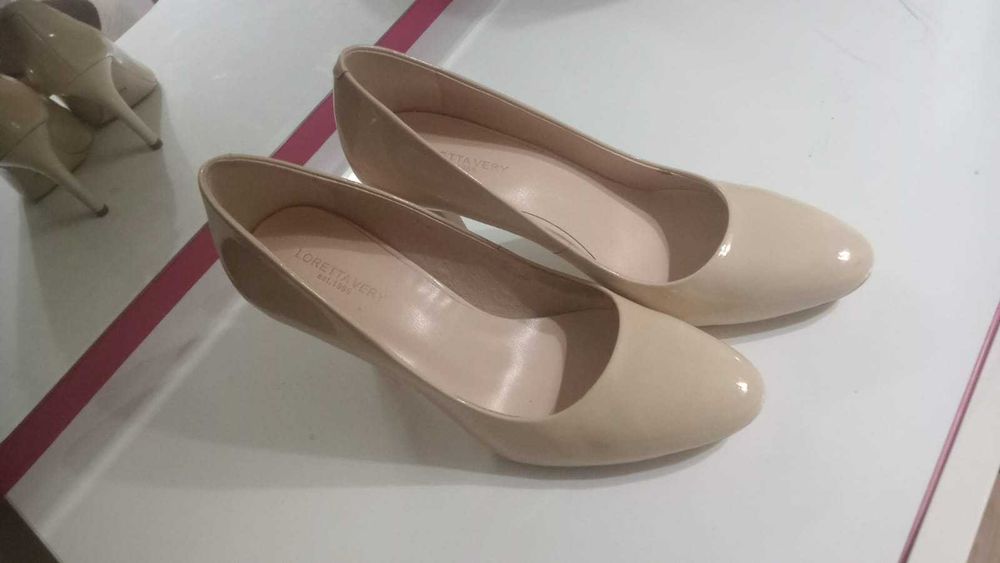 Туфли бежевые на выход, размер 37