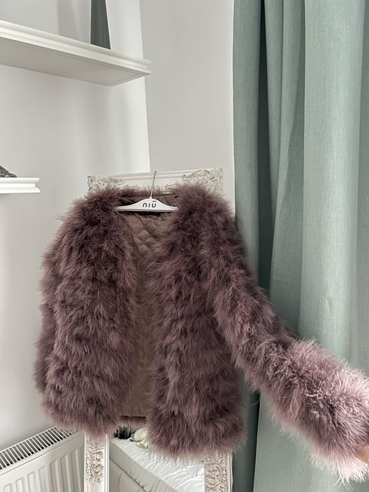 Blana din pene struț