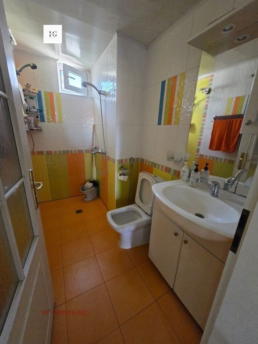 Продава се Двустаен апартамент в Бургас, Център - 47 кв.м за 1628 €/кв.м - Снимка #11
