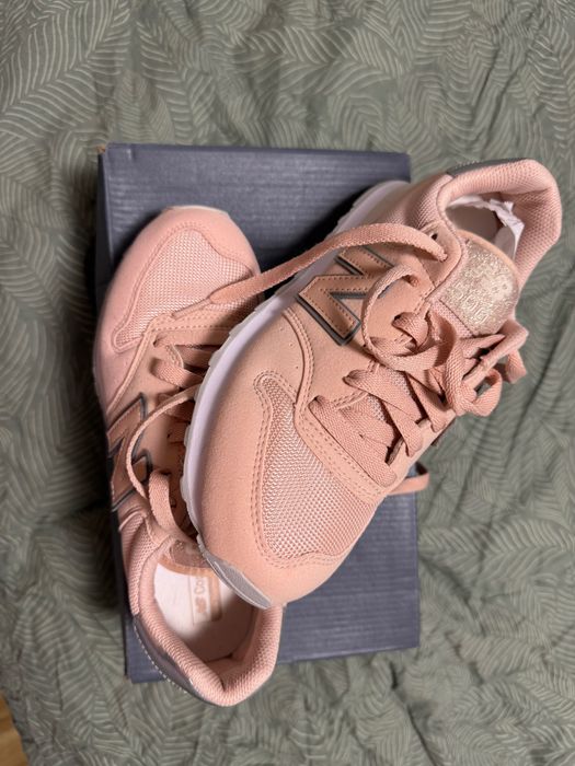 Маратонки new balance