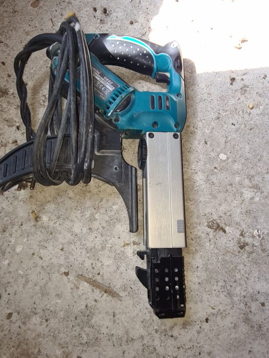 Vând scule electrice