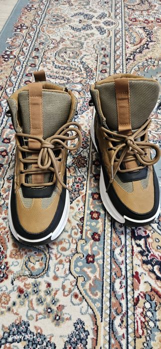 Кроссовки зимние