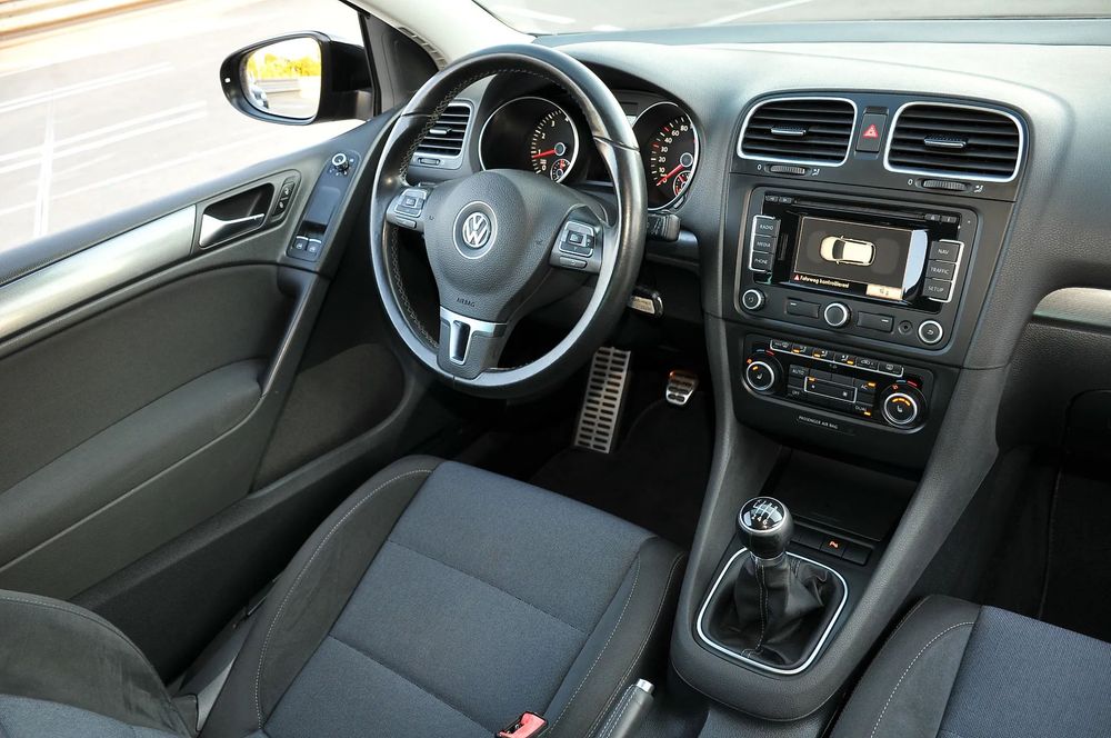 Volkswagen Golf 2012 benzină, 4.690 € — imagine 3