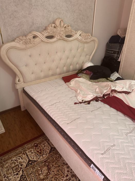 Спальный гарнитур сатылады