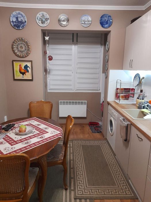 Тристаен апартамент в жк. Христо Смирненски