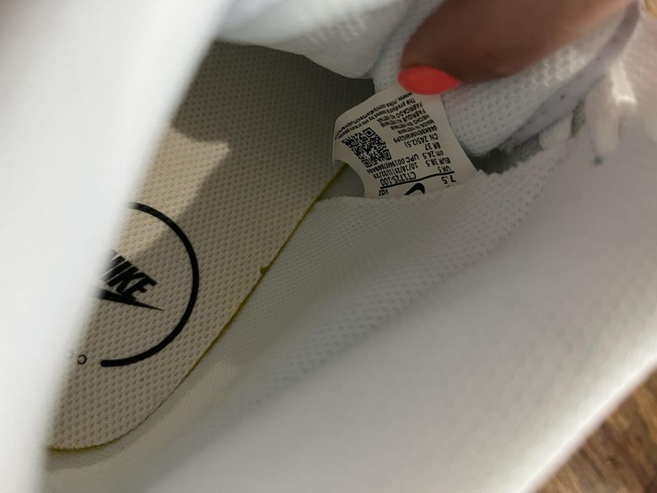Чисто нови кецове Nike 38.5 номер