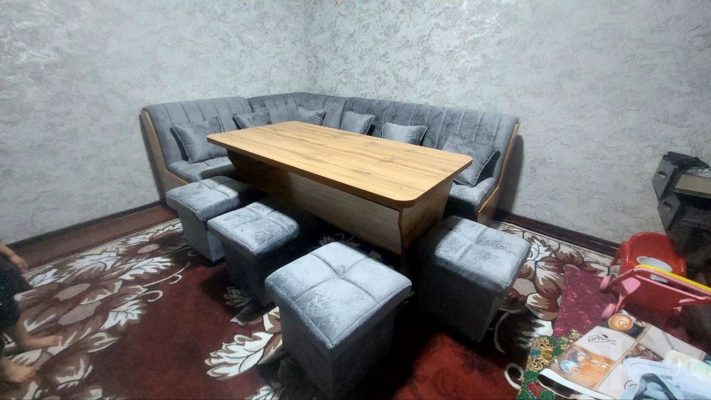 Oshxona va mehmonxona uchun yumshoq mebellar toʻplamlari