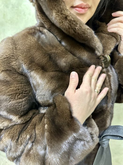 Продам норковую шубу