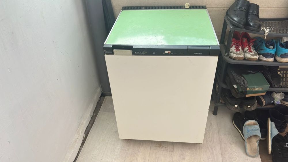 Морозильник маленький вертикальный