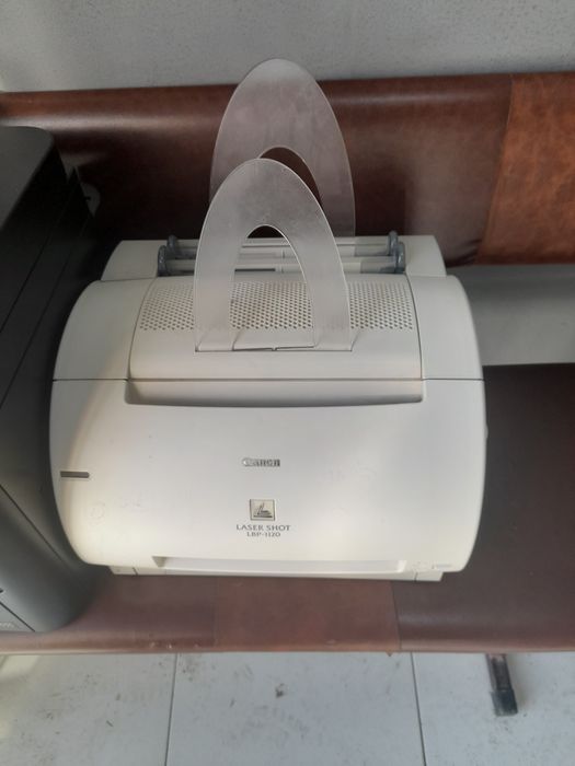 Приниер сотилади canon MF 264 3V1